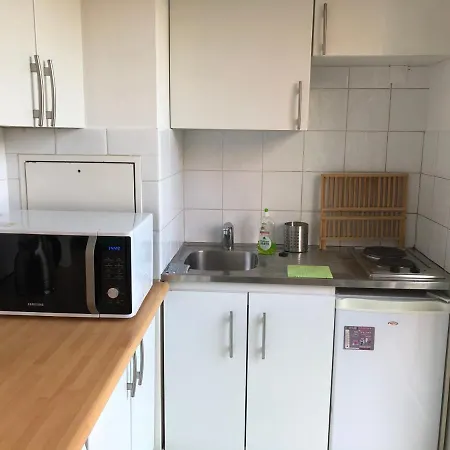 דירה Beau Studio De 27m Avec Balcon De 6m Calme Et Confortable פריז